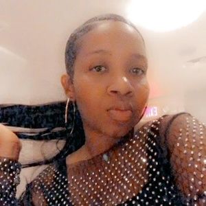 Meet your Posher, Yakira